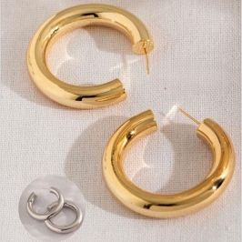 BRINCO ARGOLA LISA EM BANHO DE OURO 18K