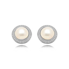 BRINCO PÉROLA CRAVEJADO EM BANHO DE RÓDIO BRANCO