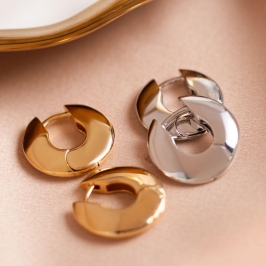 BRINCO ARGOLA LISA EM BANHO DE OURO 18K