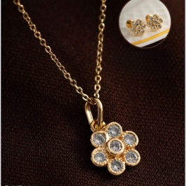CONJUNTO FLOR CRISTAL EM BANHO DE OURO 18K