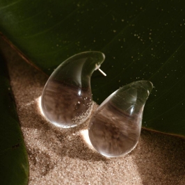 BRINCO GOTA TRANSPARENTE EM BANHO DE OURO 18K