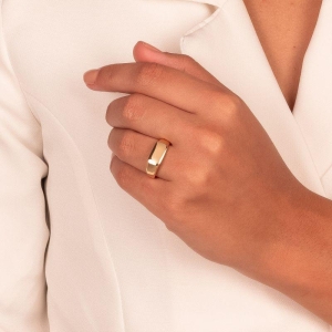 ANEL SINETE RETANGULAR EM BANHO DE OURO 18K