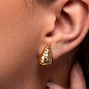 BRINCO GOTA VAZADA STRIPES - BANHO DE OURO 18K