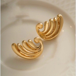 BRINCO LEQUE ESTILIZADO - BANHO DE OURO 18K