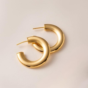 BRINCO ARGOLA OVAL LISA PREMIUM - BANHO DE OURO 18K