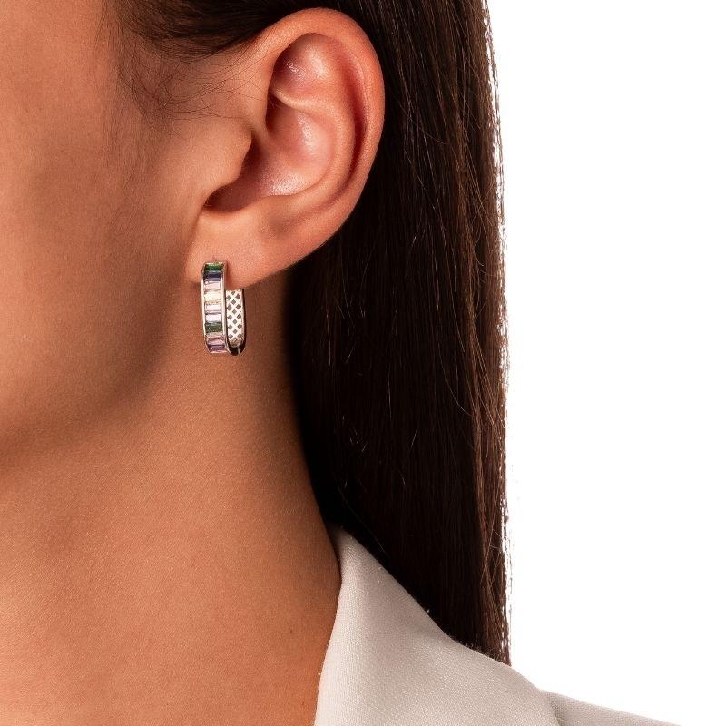 BRINCO ARGOLA NAVETE COLOR EM BANHO DE RÓDIO BRANCO