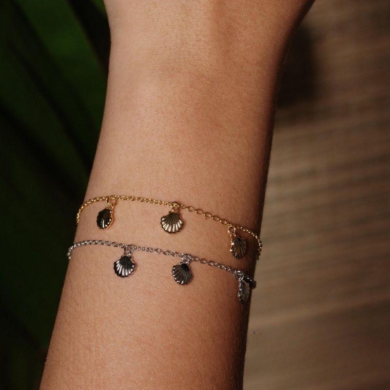 PULSEIRA CONCHAS LISAS EM BANHO DE RÓDIO BRANCO