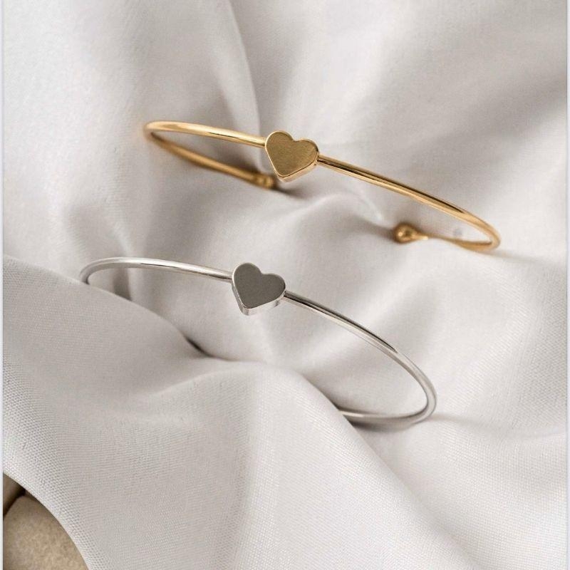 PULSEIRA BRACELETE CORAÇÃO LISO EM BANHO DE RÓDIO BRANCO