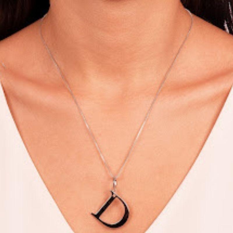 PIGENTE LETRA D LISO EM BANHO DE RÓDIO BRANCO