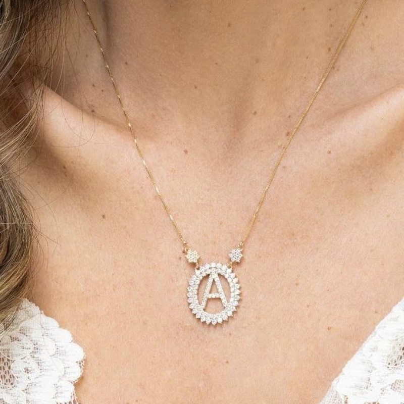 COLAR LETRA F MICRO ZIRCÔNIA EM BANHO DE OURO 18K