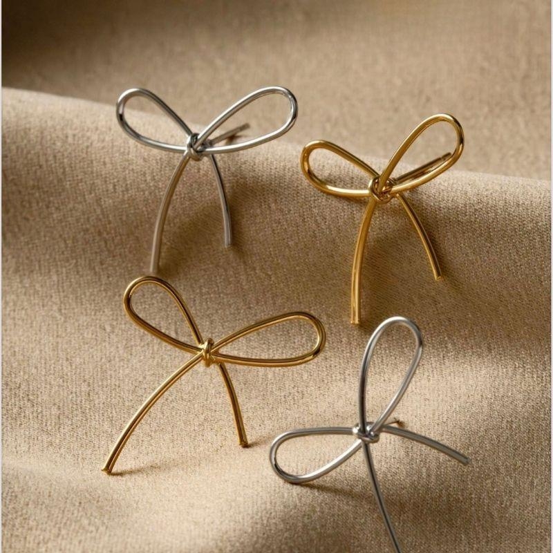 BRINCO LAÇO LISO EM BANHO DE OURO 18K