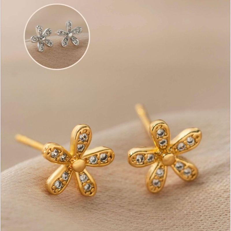 BRINCO FLOR MICRO ZIRCÔNIA EM BANHO DE OURO 18K