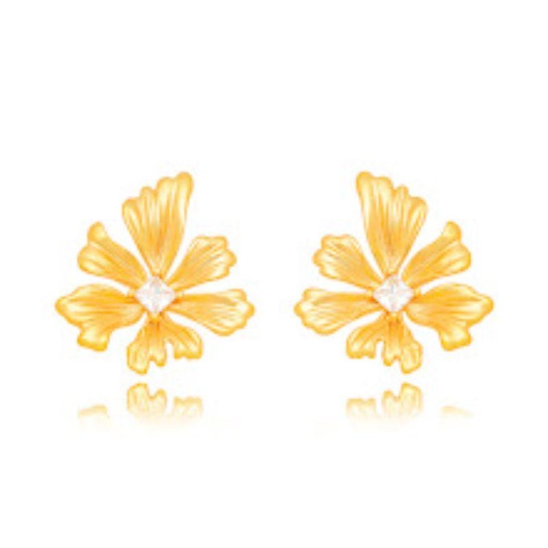 BRINCO FLOR CRISTAL EM BANHO DE OURO 18K