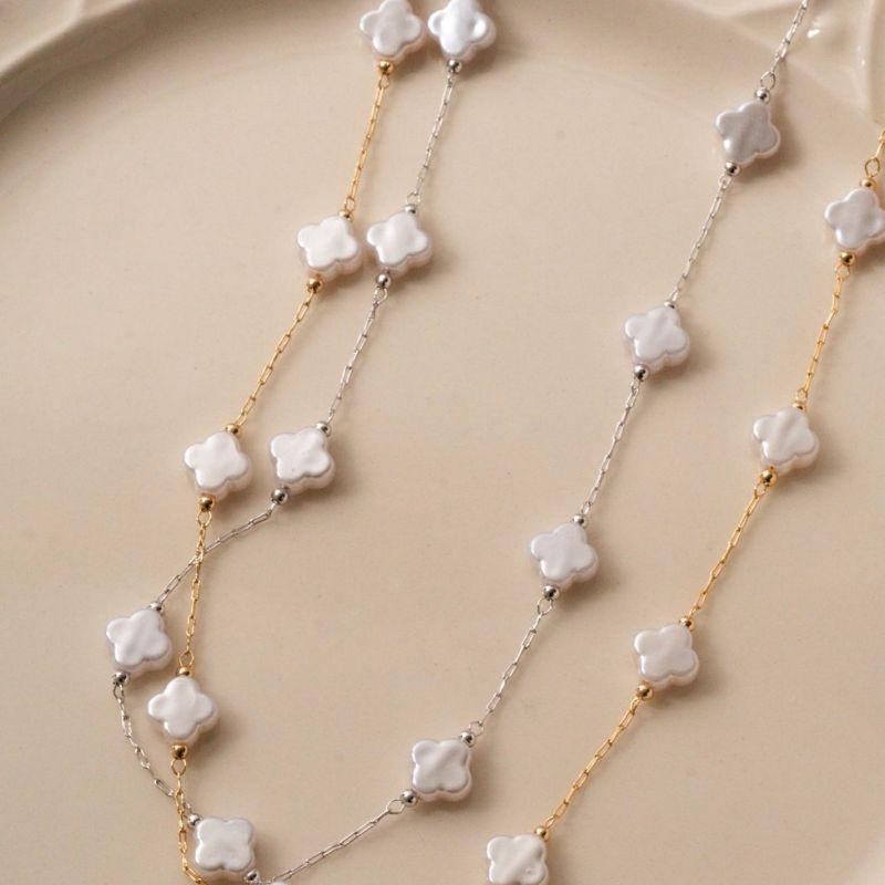 COLAR TREVO MADREPÉROLA COM BANHO DE RÓDIO BRANCO