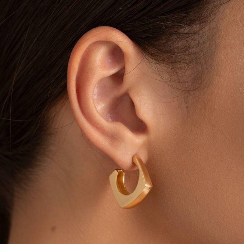 BRINCO ARGOLA LISA EM BANHO DE OURO 18K