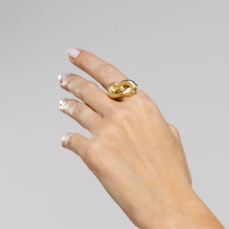 ANEL NÓ ENTRELAÇADO LISO EM BANHO DE OURO 18K