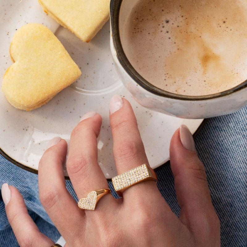 ANEL SINETE RETANGULAR PAVÊ EM OURO 18K