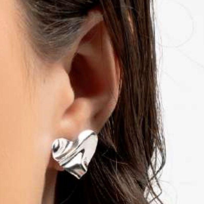 BRINCO CORAÇÃO RAIADO - BANHO DE RÓDIO BRANCO