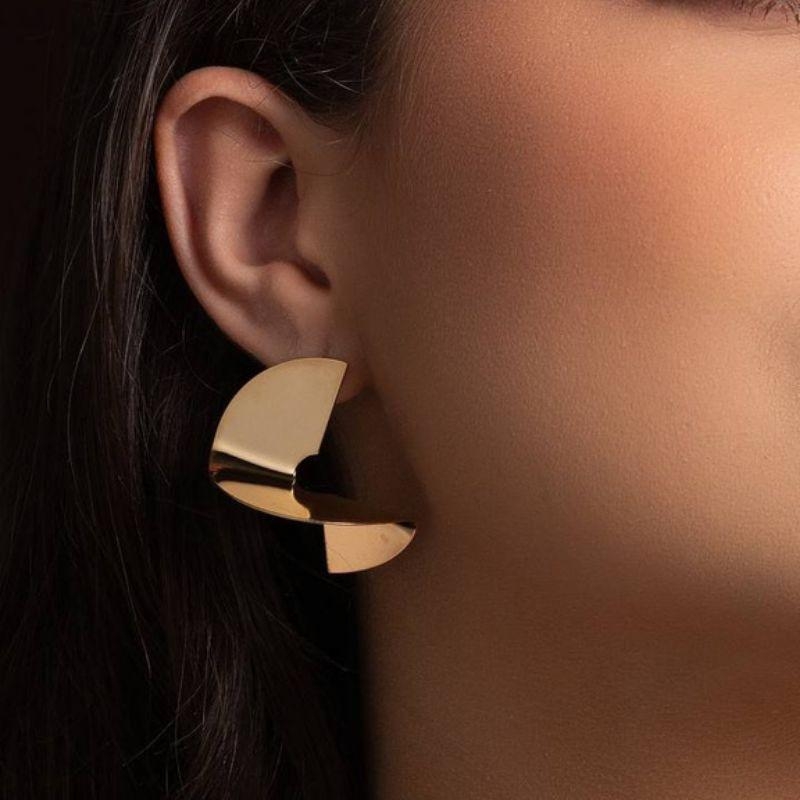 BRINCO GEOMÉTRICO SPIRAL - BANHO DE OURO 18K