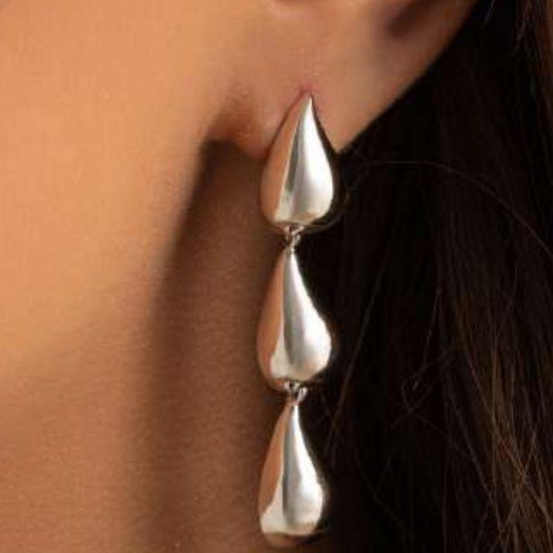 BRINCO CASCATA DE GOTAS - BANHO DE RÓDIO BRANCO