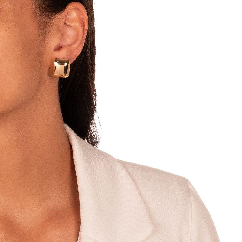 BRINCO CUBO ABAULADO BOLD - BANHO DE OURO 18K