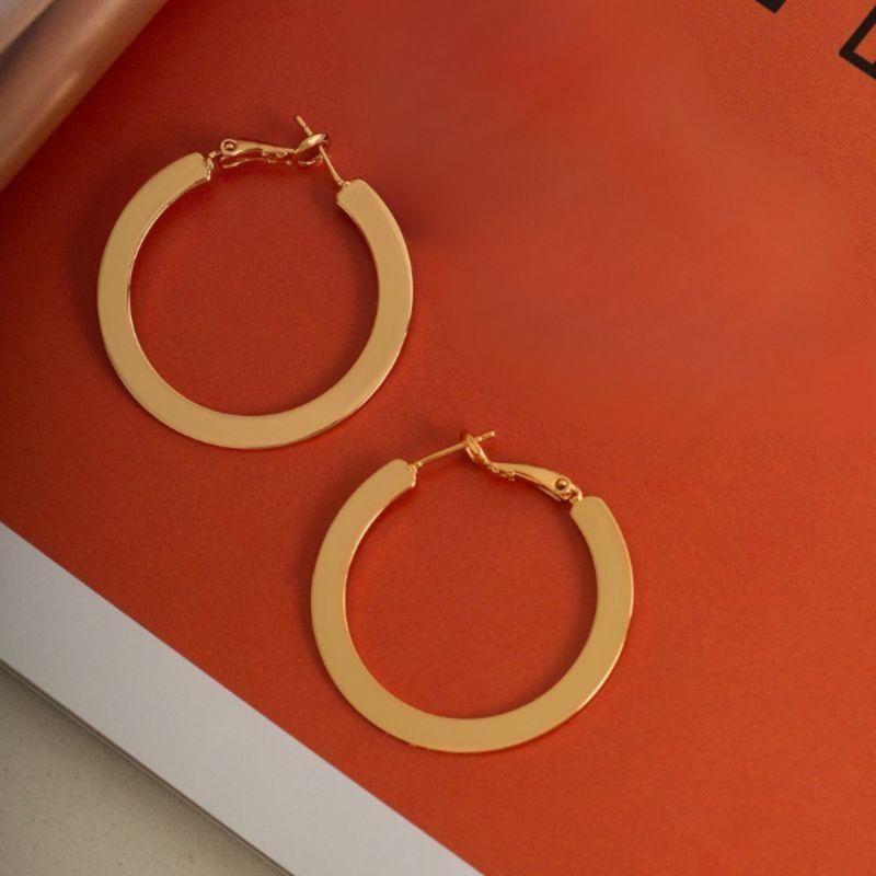 BRINCO ARGOLA FIO CHATO LISA BANHO OURO 18K