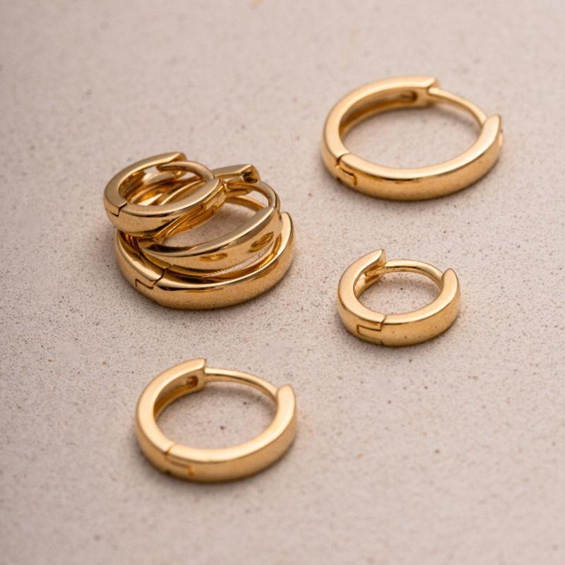 BRINCO TRIO DE ARGOLAS CLICK LISAS EM BANHO DE OURO 18K