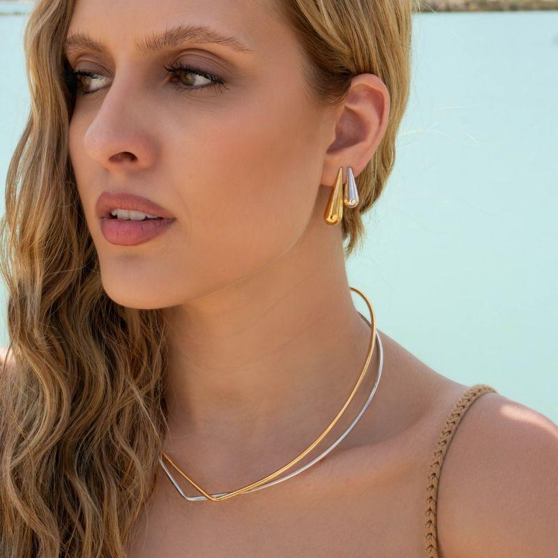 COLAR CHOKER RÍGIDA VARETA ORGÂNICA EM BANHO DE OURO 18K