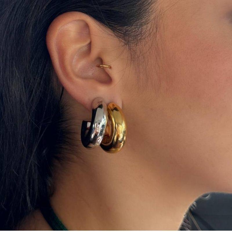 BRINCO ARGOLA TUBO LISO EM BANHO DE OURO 18K