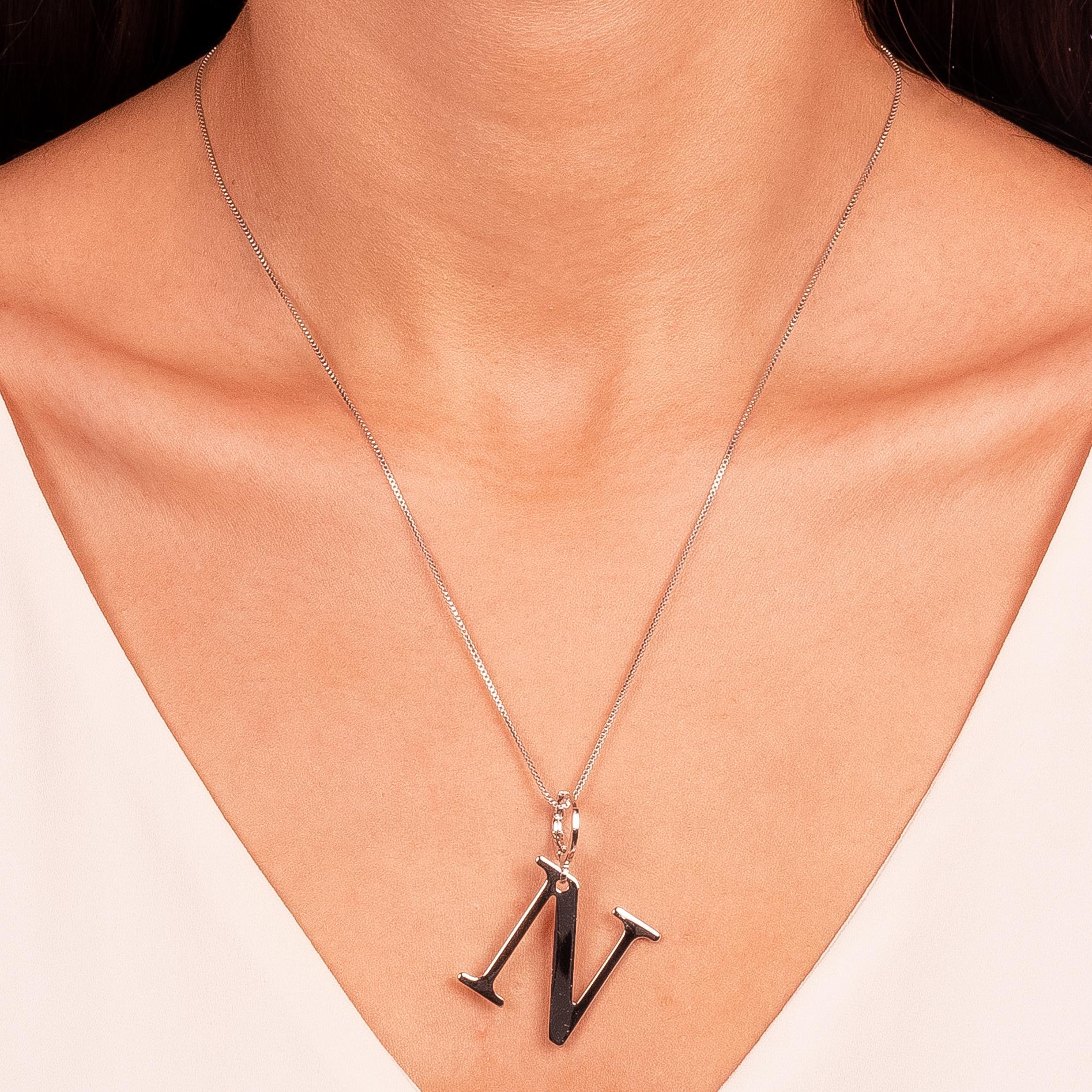 PINGENTE LETRA N EM BANHO DE RÓDIO BRANCO