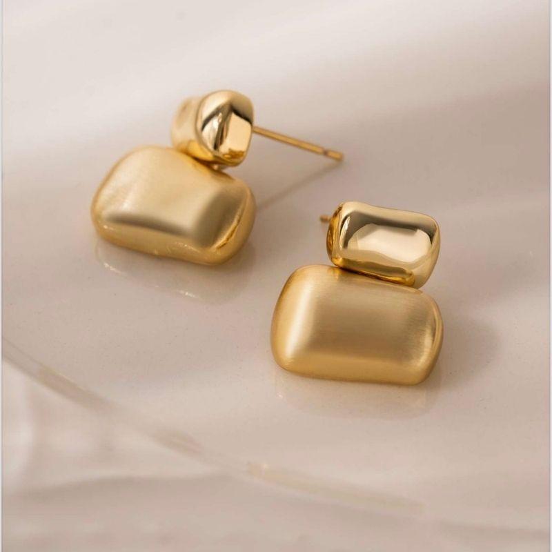 BRINCO FOSCO LISO EM BANHO DE OURO 18K