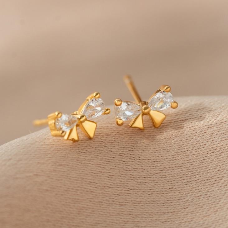 BRINCO LAÇO CRISTAL EM BANHO DE OURO 18K