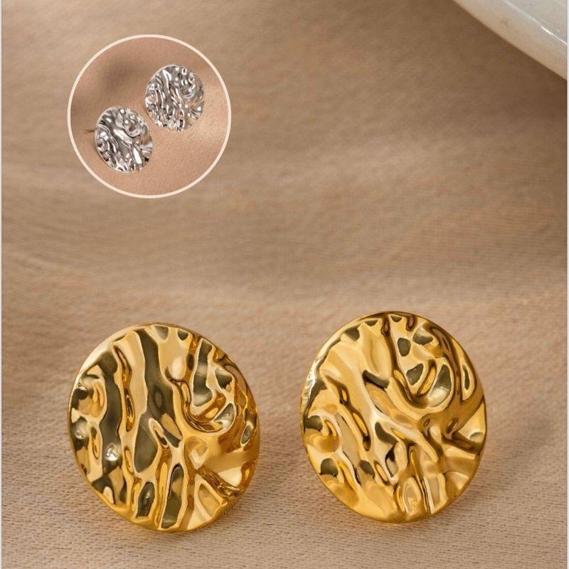 BRINCO REDONDO ORGÂNICO LISO EM BANHO DE OURO 18K