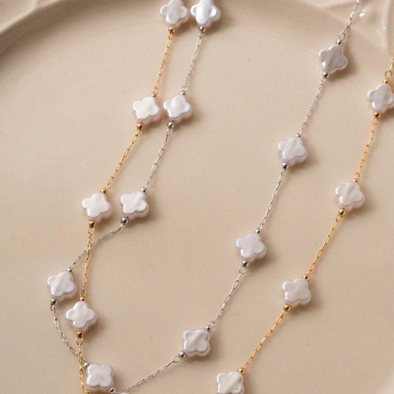 COLAR TREVO MADREPÉROLA COM BANHO DE RÓDIO BRANCO