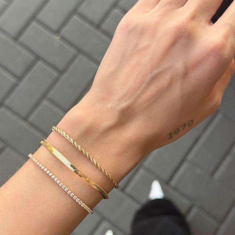 PULSEIRA RIVIEIRA FINA EM BANHO DE OURO 18K