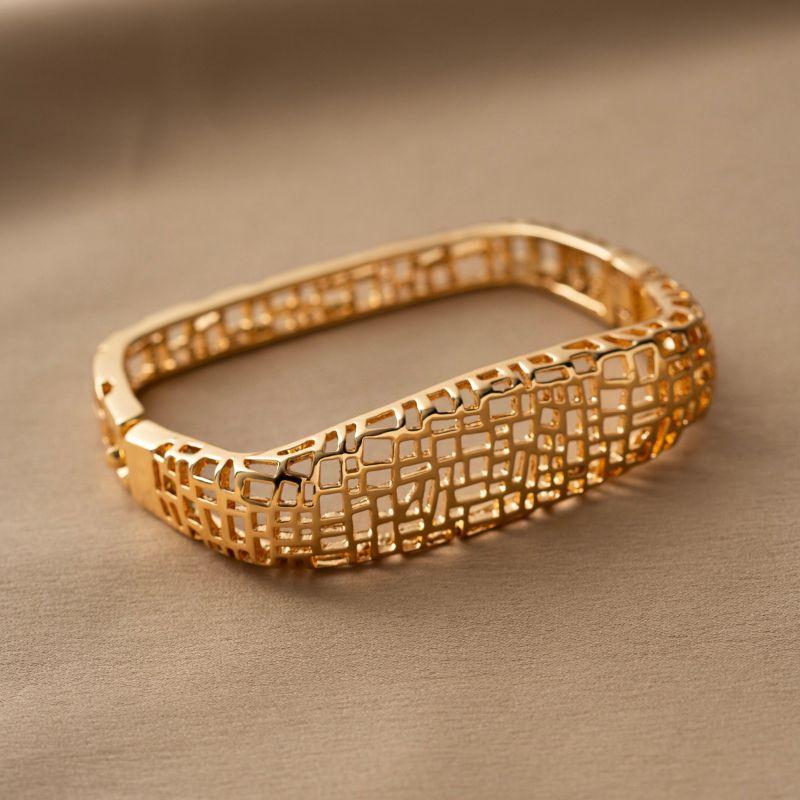BRACELETE DETALHADO EM BANHO DE OURO 18K