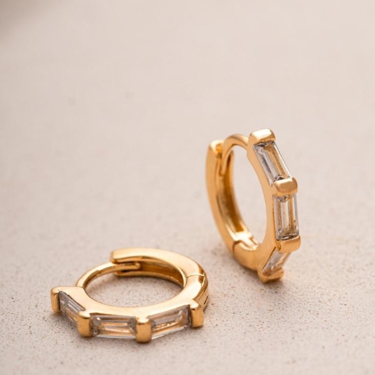 BRINCO ARGOLA CRISTAIS EM BANHO DE OURO 18K