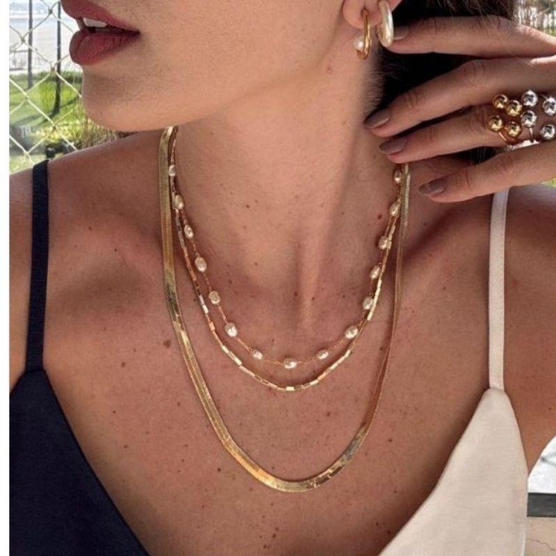 COLAR LONGO FITA LISA EM BANHO DE OURO 18K