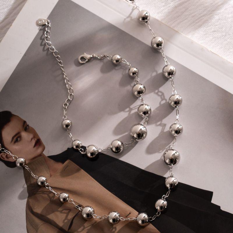 COLAR ESFERAS LISAS EM BANHO DE RÓDIO BRANCO