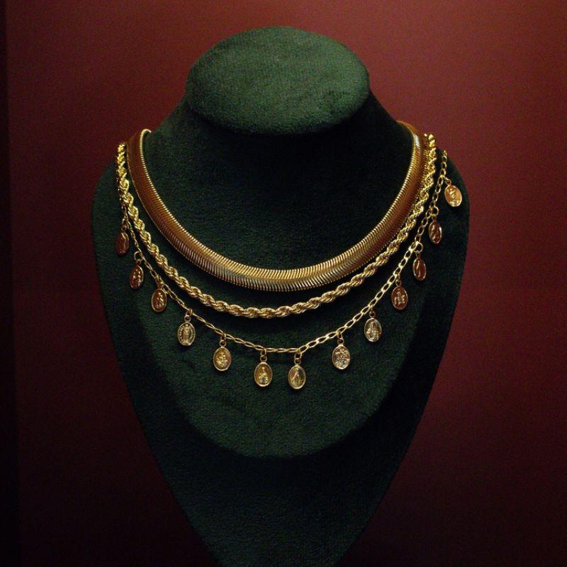 COLAR CHOKER MALHA ROLIÇA EM BANHO DE OURO 18K