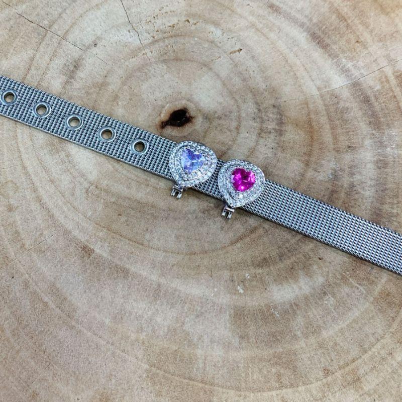 PINGENTE CORAÇÃO ROSA CRAVEJADO EM BANHO DE RODIO BRANCO