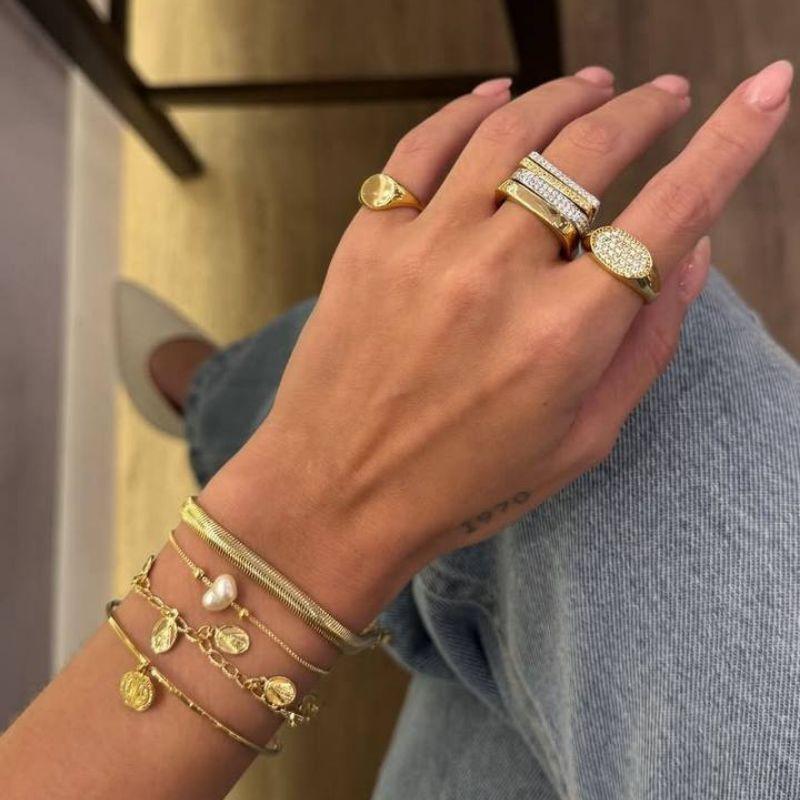 ANEL CHAPA OVAL CRAVEJADO PAVÊ EM BANHO DE OURO 18K