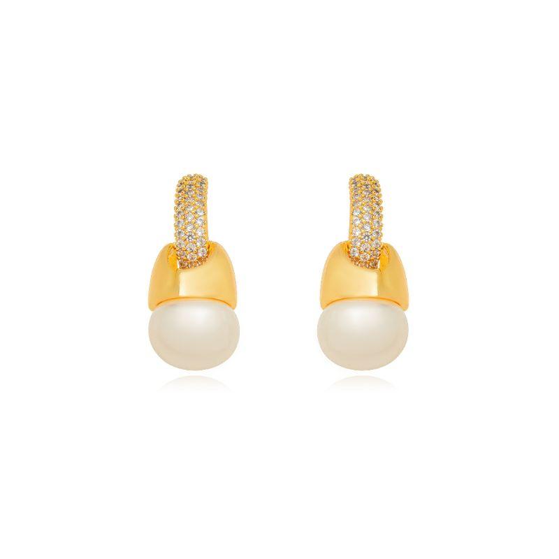 BRINCO ARGOLA COM PÉROLA E CRAVAÇÃO  BANHO DE OURO 18K
