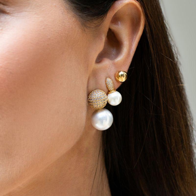 BRINCO GOTA DE PÉROLA COM PINO CRAVEJADO  BANHO DE OURO 18K