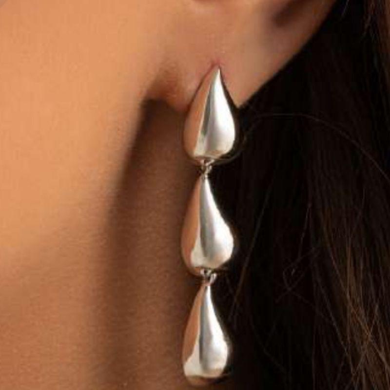 BRINCO CASCATA DE GOTAS - BANHO DE RÓDIO BRANCO