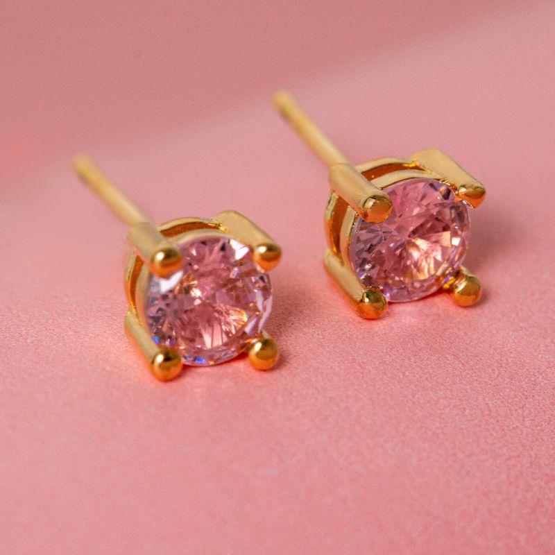 BRINCO SOLITÁRIO ROSA QUARTZO - BANHO DE OURO 18K