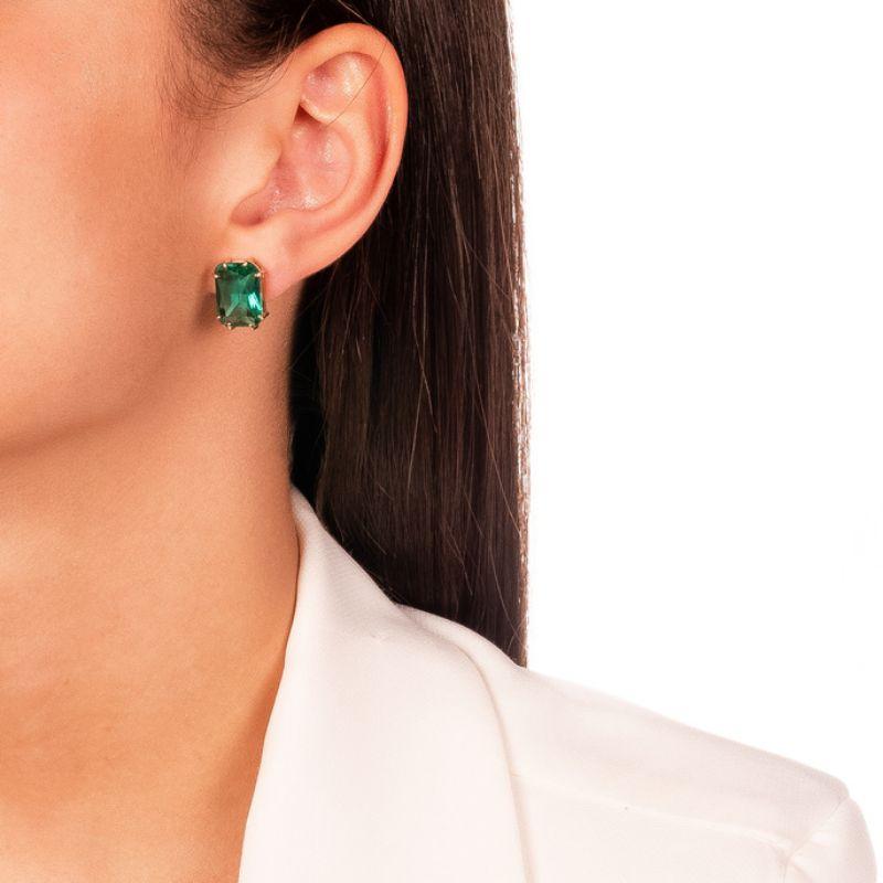 BRINCO COM ZIRCONIA ESMERALDA RADIANT EM BANHO DE OURO 18K