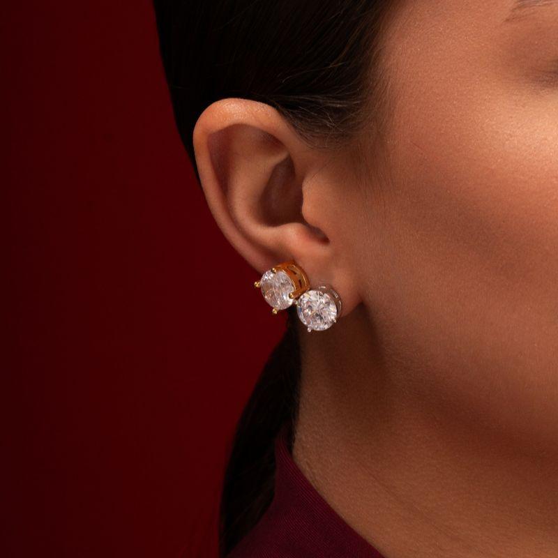 BRINCO SOLITÁRIO CAIXA ALTA ZIRCÔNIA CRYSTAL - BANHO DE OURO 18K