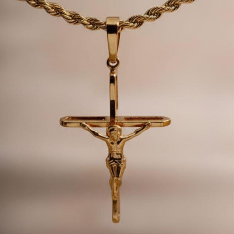 PINGENTE CRUCIFIXO CRISTO DE GALA - BANHO OURO 18K