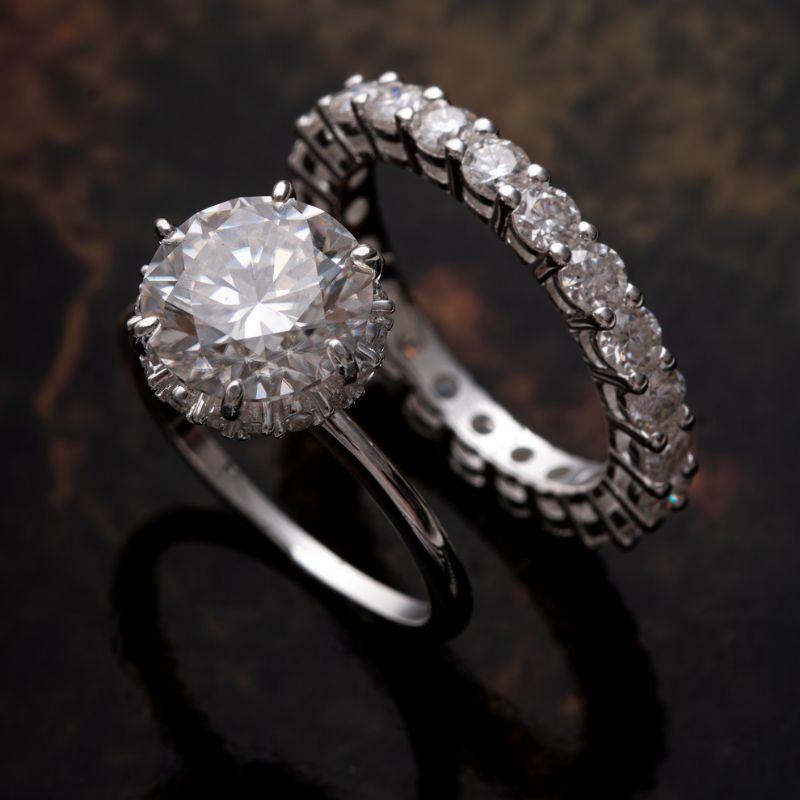 ANEL SOLITÁRIO EM PRATA 925 COM MOISSANITE E COROA DE LUXO
